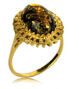 złoty pierścionek z zielonym bursztynem